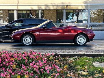 Alfa Romeo Spider 916