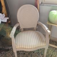 sedie eleganti con braccioli.