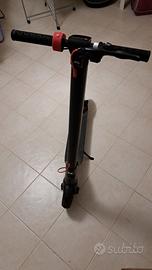 monopattino elettrico batteria estraibile