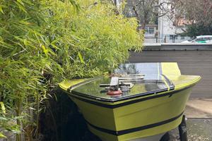 Tornado 35 legendare barca senza motore