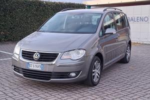 Volkswagen Touran 2.0 Highline Ecofuel Cel 3201471