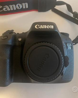 REFLEX CANON EOS 7D - 15831 scatti
