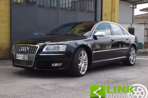 AUDI S8 5.2 V10 quattro tiptronic