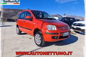 Fiat Panda 1.3 MJT 16V 4x4 con Gancio Traino