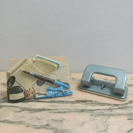 1 Perforatrice a 2 Fori e 1 Portalettere