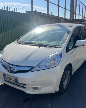 Honda Jazz Hybrid 2015 – 81.478 km – 6500 €