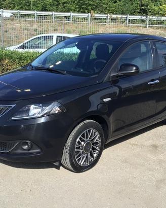 Lancia Ypsilon 1.0 70cv Hybrid Platino PREZZO VERO