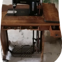 Macchina da cucire a pedale Necchi