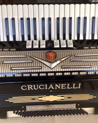 FISARMONICA CRUCIANELLI 120 BASSI 3 VOCI 24 TASTI