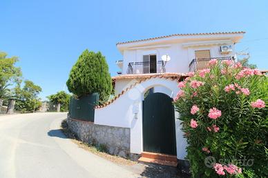 QUADRIFAMILIARE A VIBONATI