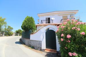 QUADRIFAMILIARE A VIBONATI