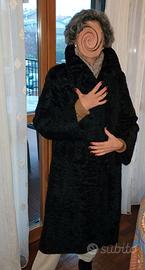 Pelliccia di persiano nero