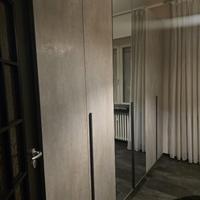 Armadio 6 ante grigio con specchio centrale