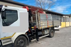 Camion con la Gru ribaltabile trilaterale