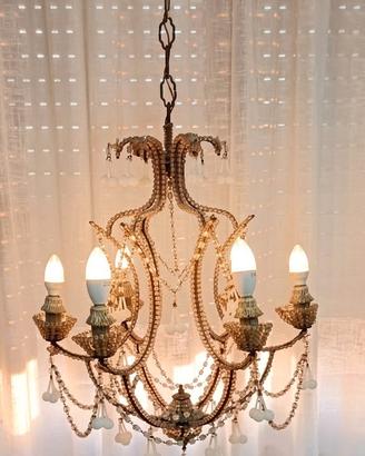 Lampadario in vetro ed opalina 