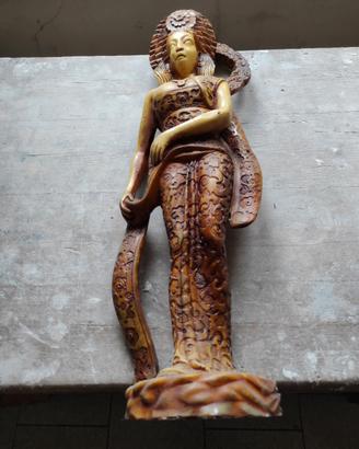 STATUA 