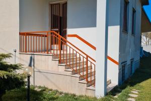 Bilocale INDIPENDENTE con GIARDINO e BOX