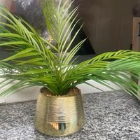 Vaso con palma finta