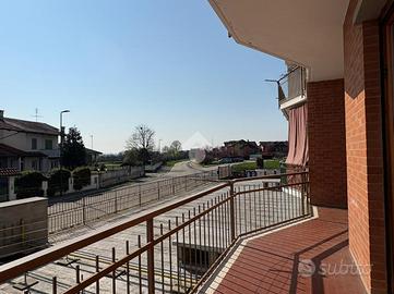 3 LOCALI A RIVA PRESSO CHIERI