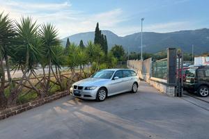 BMW - Serie 3 Touring - 320d Futura