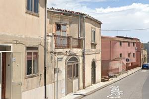 Casa su due livelli e mansarda