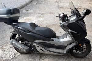 Honda Forza 300