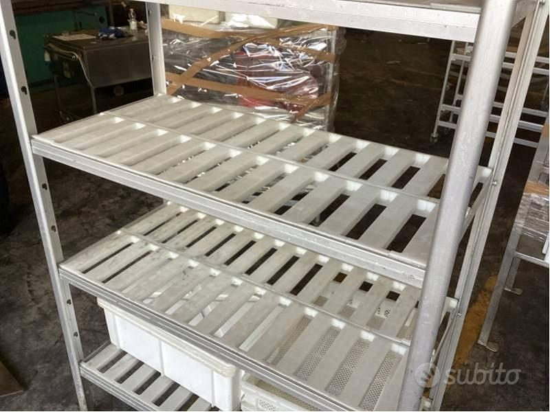 Scaffale in alluminio a 4 ripiani in teflon (0111) - Arredamento e  Casalinghi In vendita a Salerno