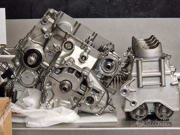 Ricambi motore R1