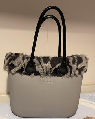 Borsa O bag con manici in pelle e pelliccia