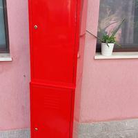 Mobile armadietto Ikea alluminio rosso