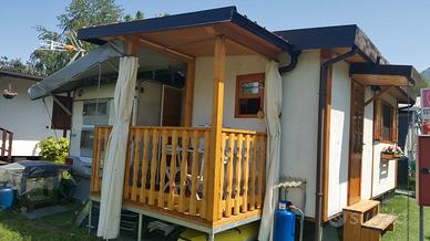 Casetta+roulotte + balconcino