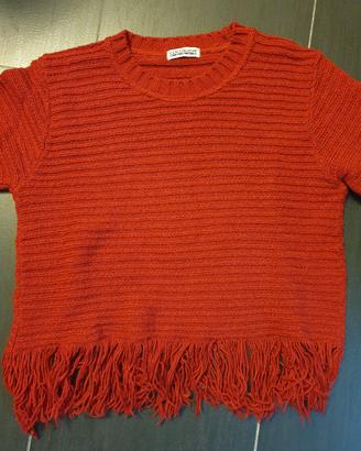 Maglione rosso con frange
