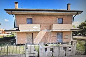 RIF. DS01 NUOVA BIFAMIGLIARE AL GREZZO IN CENTRO