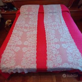 Coppia tende lavorate a filet con uncinetto