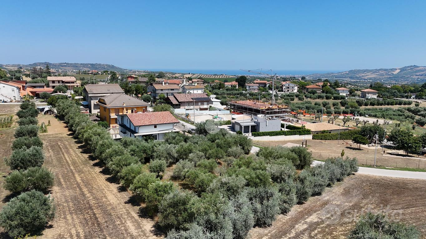 TERRENO A CORROPOLI - Vista 2