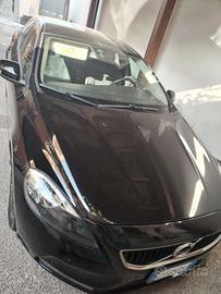Volvo V40 D2