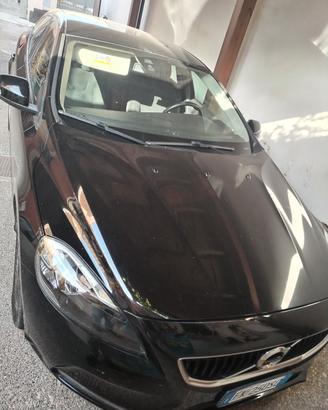 Volvo V40 D2