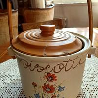 Biscottiera in ceramica e vimini vintage