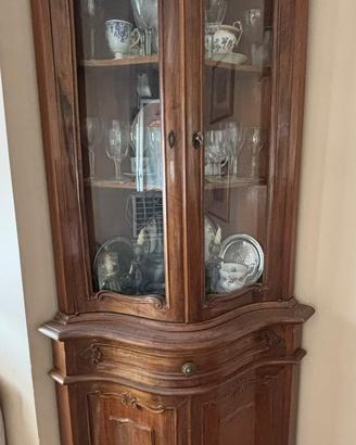 vetrina angolare con cassetto