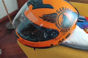 Casco per scooter. Moto