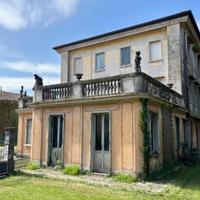 VILLA LIBERTY - Eleganza senza tempo nel cuore ...