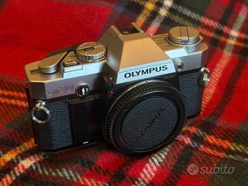 Olympus OM30 - corpo macchina analogico