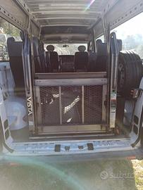 sollevatore elettrico pedana disabili 