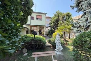 VILLA SINGOLA A DESIO