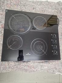 Piano cottura in vetroceramica Ariston