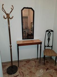 Ingresso completo di Piantana portabiti