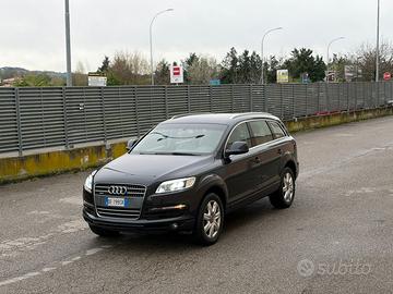 AUDI q7 3.0d 7posti tutto ok