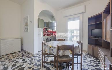 TRILOCALE ZONA BATTINDARNO CON RISCALDAMENTO AUTON