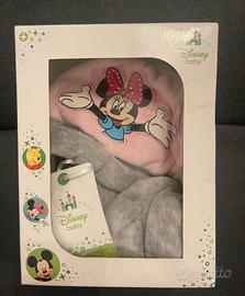 Cappellino e scarpine neonato