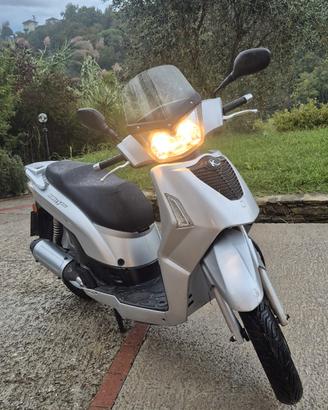 Kymco People 200S (2005)pronto all'utilizzo.